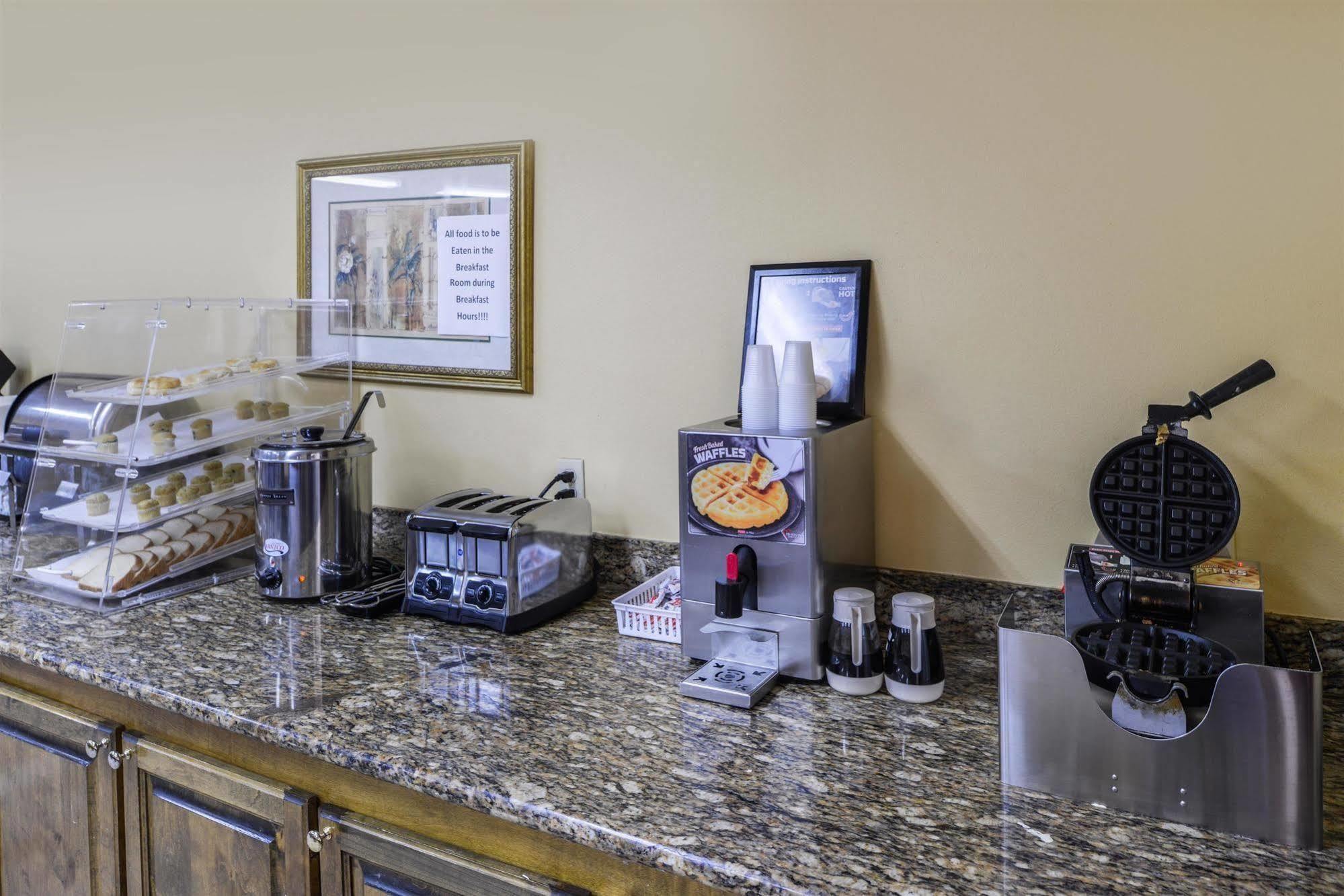 Americas Best Value Inn Wiggins Zewnętrze zdjęcie